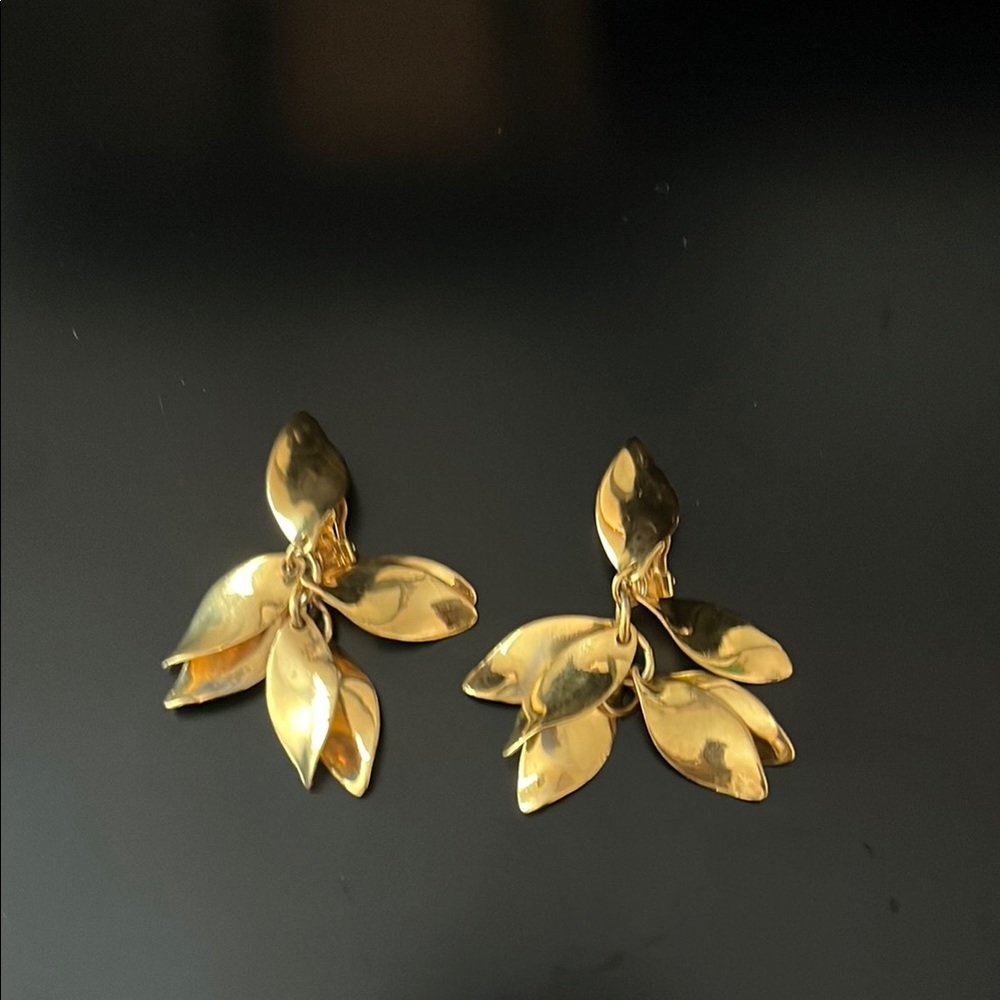 Vintage Gold Floral Cluster Earrings with Starburst Design